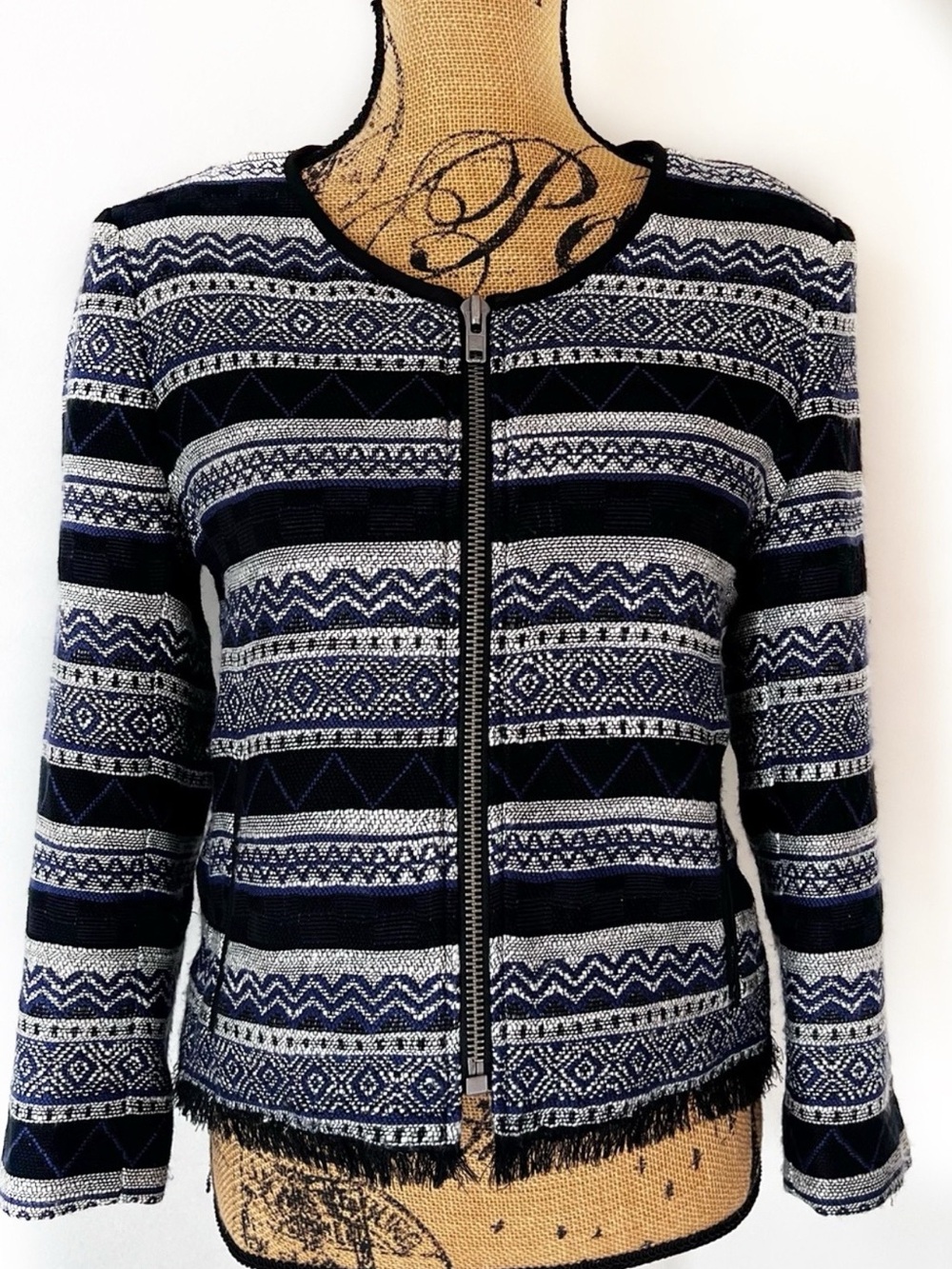 LOFT Crop jacket Navy and White Patterned Zip-Front size 8